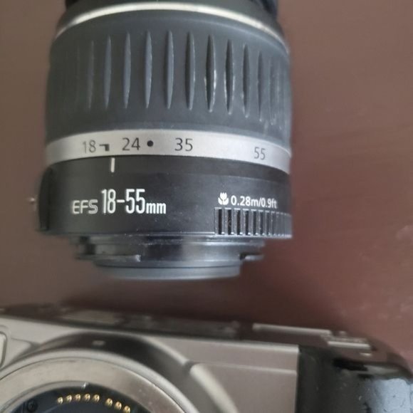 Canon EOS Digital Rebel XT EFS 18-55 mm - Picture 9 of 14